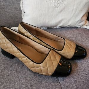 Elegant Quilted Tan and Black Women's Loafers